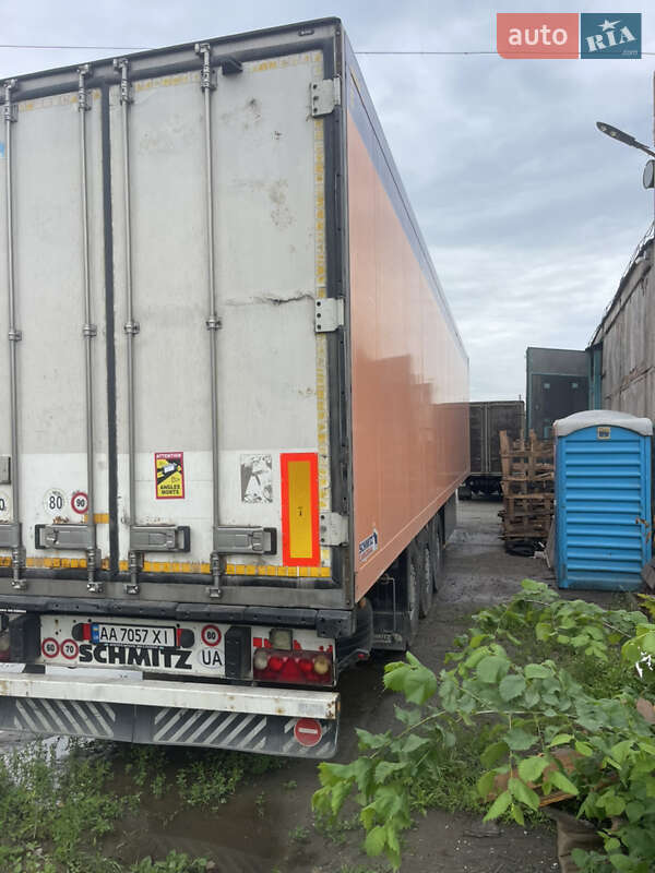 Рефрижератор полуприцеп Schmitz Cargobull SKO 24 2004 в Киеве