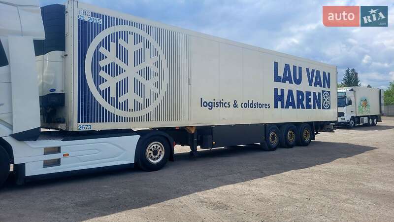 Рефрижератор Schmitz Cargobull SKO 24 2003 в Новояворовске