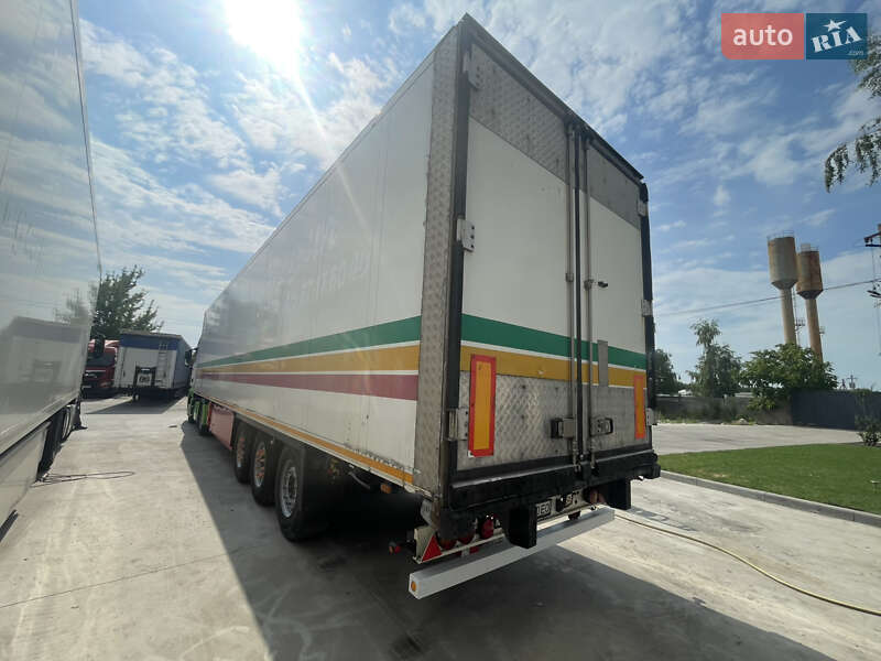 Рефрижератор напівпричіп Schmitz Cargobull SKO 24 2012 в Києві