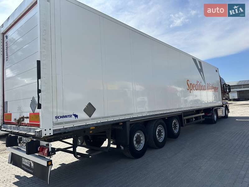 Изотермическая будка Schmitz Cargobull SKO 24 2013 в Калуше