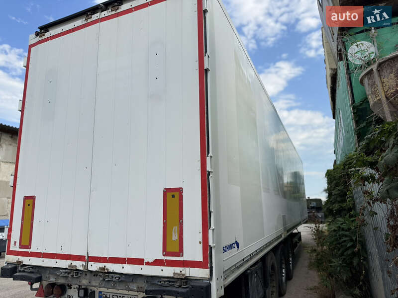 Фургон полуприцеп Schmitz Cargobull SKO 24 2008 в Одессе