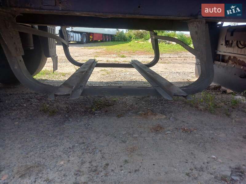 Изотермическая будка Schmitz Cargobull SKO 24 2003 в Львове