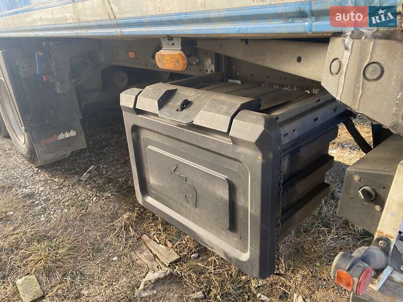 Рефрижератор полуприцеп Schmitz Cargobull SKO 24 2011 в Черновцах