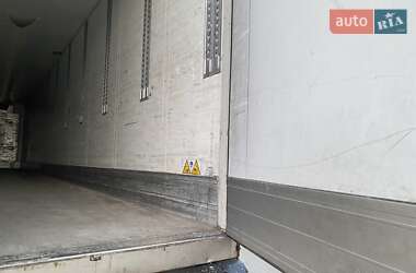 Рефрижератор полуприцеп Schmitz Cargobull SKO 24 2011 в Черновцах