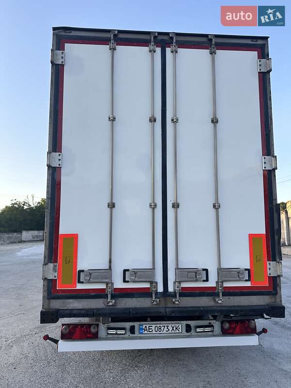 Рефрижератор напівпричіп Schmitz Cargobull SKO 24 2006 в Дніпрі