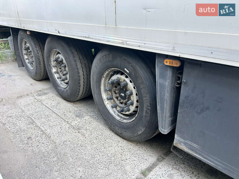 Рефрижератор полуприцеп Schmitz Cargobull SKO 24 2011 в Киеве