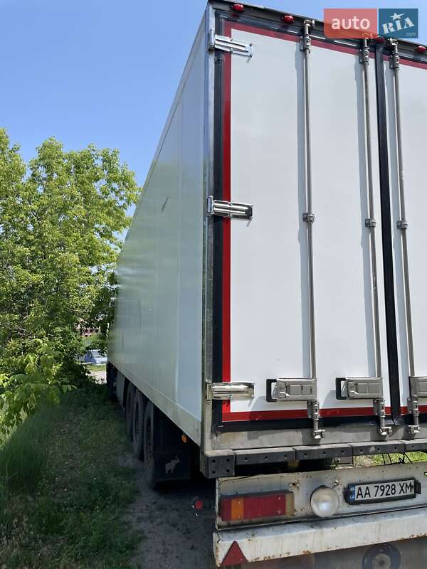 Рефрижератор полуприцеп Schmitz Cargobull SKO 24 2005 в Броварах