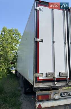 Рефрижератор напівпричіп Schmitz Cargobull SKO 24 2005 в 