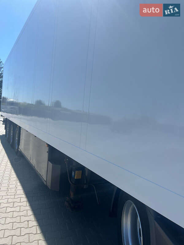Рефрижератор напівпричіп Schmitz Cargobull SKO 24 2007 в Чернівцях