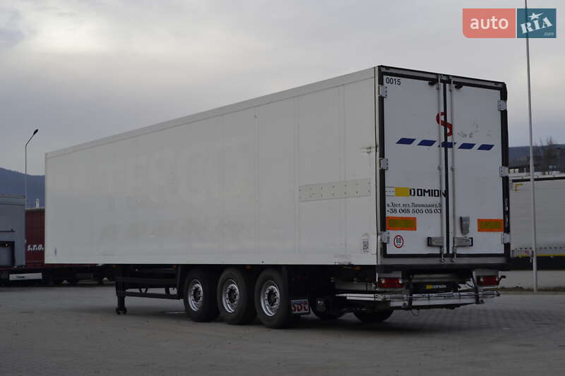 Ізотермічна будка Schmitz Cargobull SKO 24 2003 в Хусті