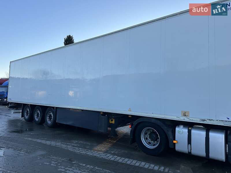 Рефрижератор напівпричіп Schmitz Cargobull SKO 24 2011 в Калуші