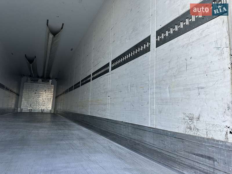 Рефрижератор напівпричіп Schmitz Cargobull SKO 24 2011 в Калуші