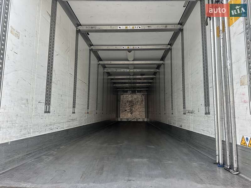 Рефрижератор полуприцеп Schmitz Cargobull SKO 24 2018 в Калуше
