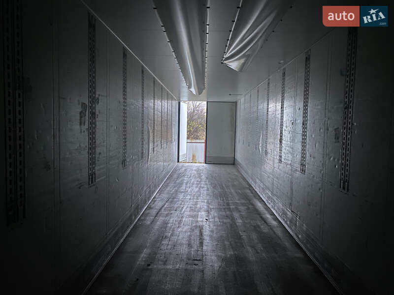 Рефрижератор полуприцеп Schmitz Cargobull SKO 24 2011 в Черновцах