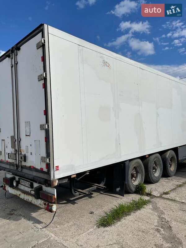 Рефрижератор полуприцеп Schmitz Cargobull SKO 2002 в Покровске