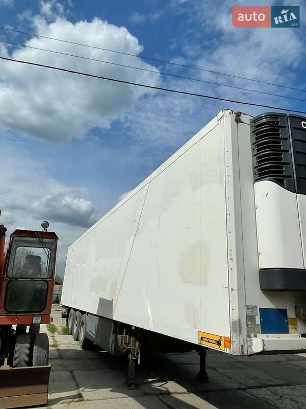 Рефрижератор полуприцеп Schmitz Cargobull SKO 2002 в Покровске