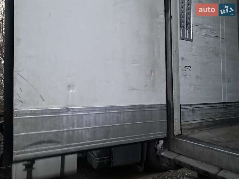 Рефрижератор напівпричіп Schmitz Cargobull SKO 2011 в Чернівцях