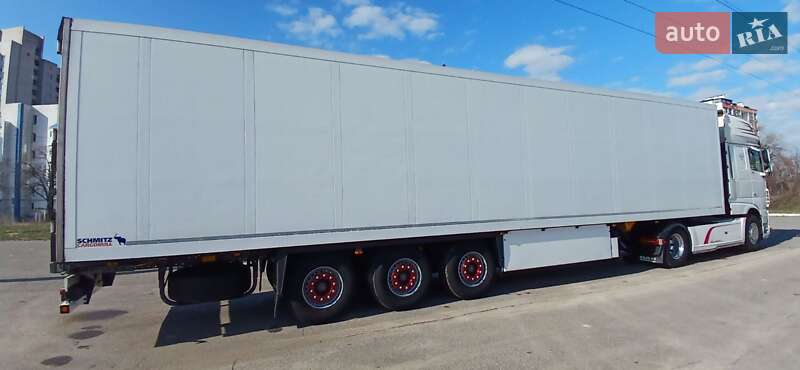 Рефрижератор полуприцеп Schmitz Cargobull SKO 2007 в Чернигове