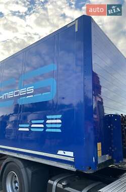 Изотермическая будка Schmitz Cargobull SKO 2015 в 
