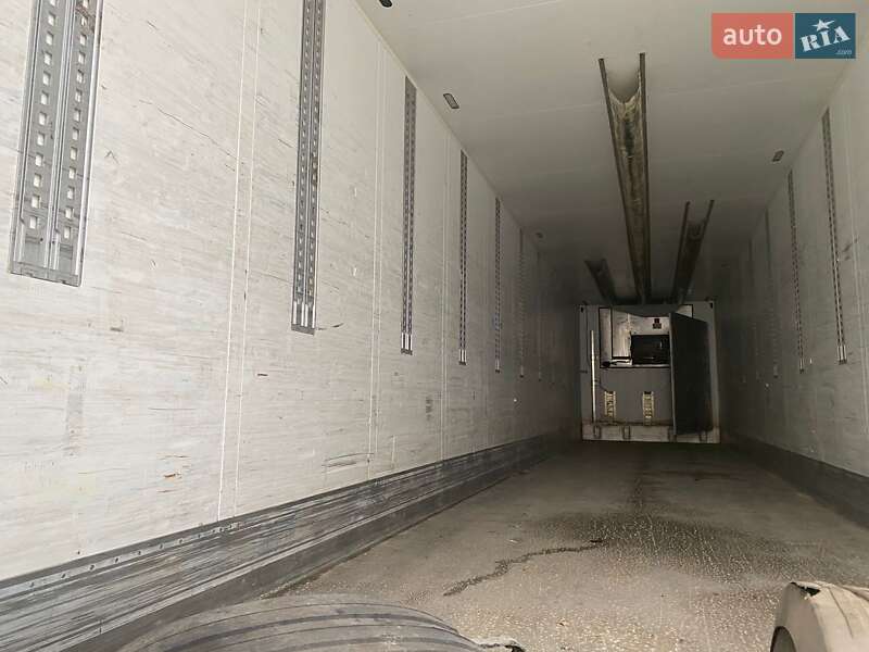 Рефрижератор напівпричіп Schmitz Cargobull SKO 2011 в Чернівцях