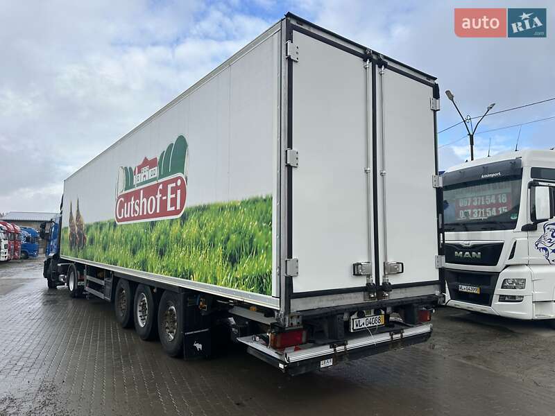 Изотермическая будка Schmitz Cargobull SKO 2013 в Калуше
