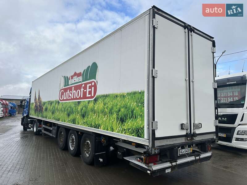 Изотермическая будка Schmitz Cargobull SKO 2013 в Калуше
