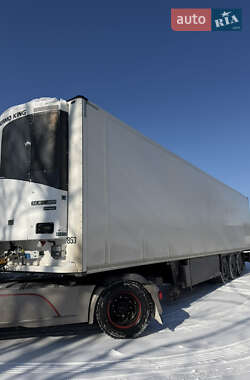 Рефрижератор полуприцеп Schmitz Cargobull SKO 2015 в Киеве