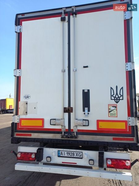Рефрижератор полуприцеп Schmitz Cargobull SKO 2009 в Киеве