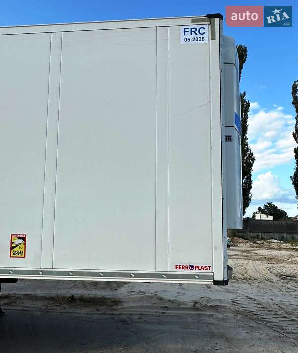Рефрижератор напівпричіп Schmitz Cargobull SL 2013 в Києві