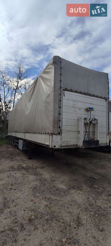 Бортовой полуприцеп Schmitz Cargobull SO1 2007 в 