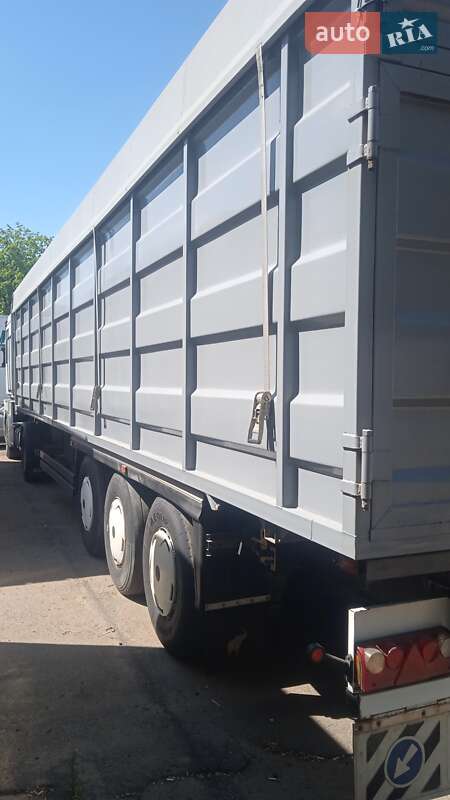Зерновоз - напівпричіп Schmitz Cargobull SPR 24 2005 в Первомайську