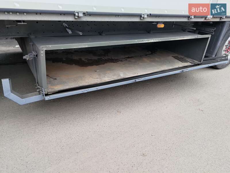 Бортовий напівпричіп Schmitz Cargobull SPR 24 2013 в Києві