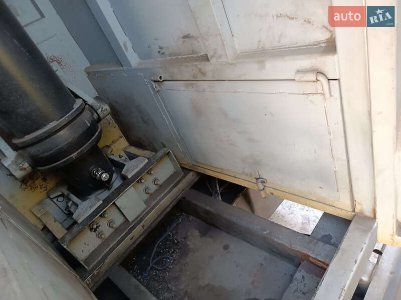 Самосвал полуприцеп Schmitz S-01 2000 в Желтых Водах