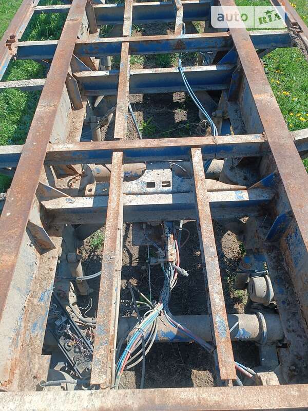 Платформа Schmitz S-01 2004 в Черновцах