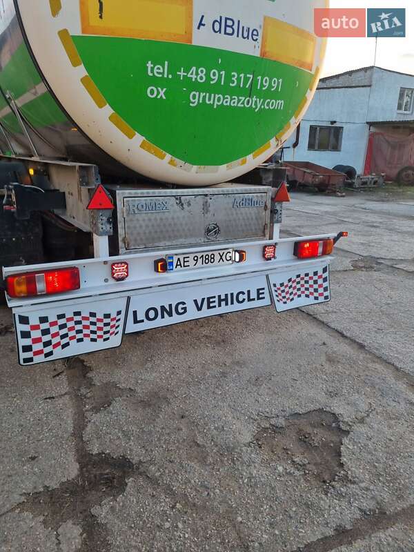 Цистерна полуприцеп Schmitz S-01 2004 в Долинской