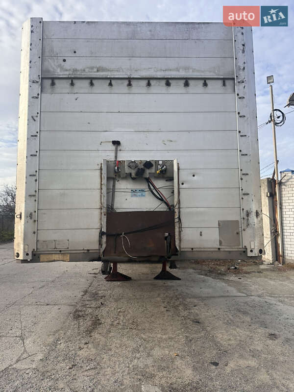 Платформа напівпричіп Schmitz S-01 2004 в Дніпрі