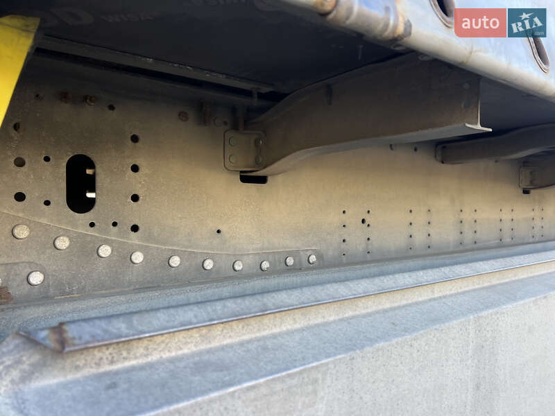 Тентованный борт (штора) - полуприцеп Schmitz SCB 2016 в Иршаве