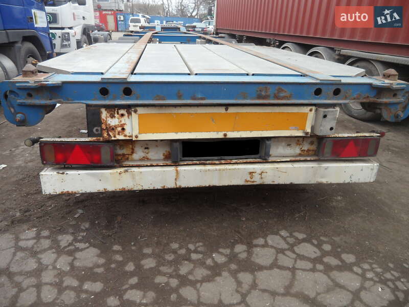 Контейнеровоз напівпричіп Schmitz SCS 24 2004 в Одесі