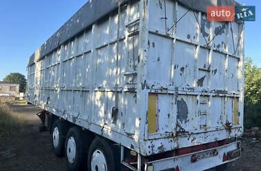 Зерновоз - напівпричіп Schmitz SCS 24 2001 в Іларіоновому
