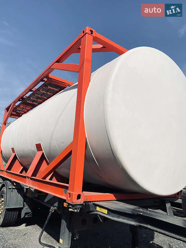 Цистерна напівпричіп Schmitz SCS 24 2005 в Києві