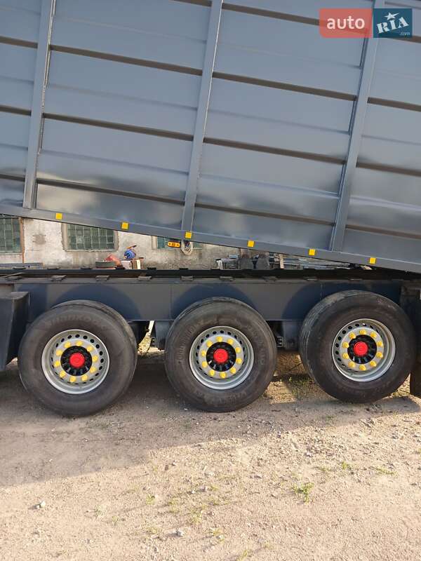 Самоскид напівпричіп Schmitz SCS L24 2007 в Первомайську