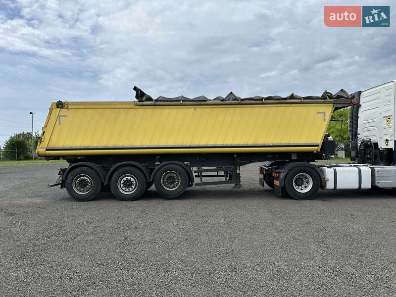 Самоскид напівпричіп Schmitz SGF S3 2017 в Луцьку