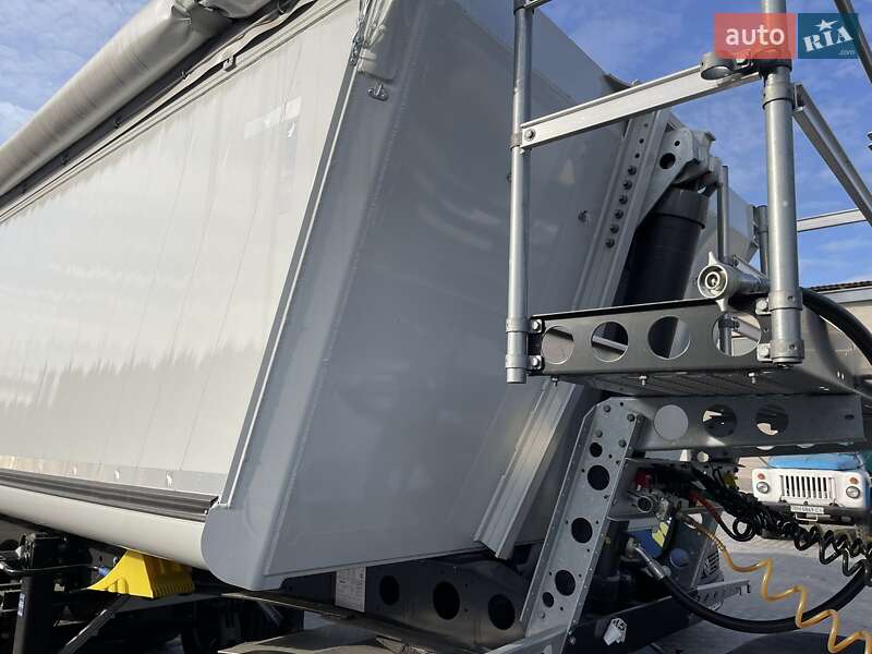 Самоскид напівпричіп Schmitz SKI 24 2022 в Косові