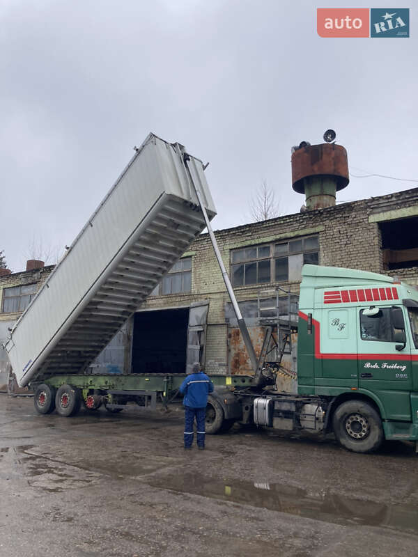 Самоскид напівпричіп Schmitz SKI 24 2010 в Кривому Розі