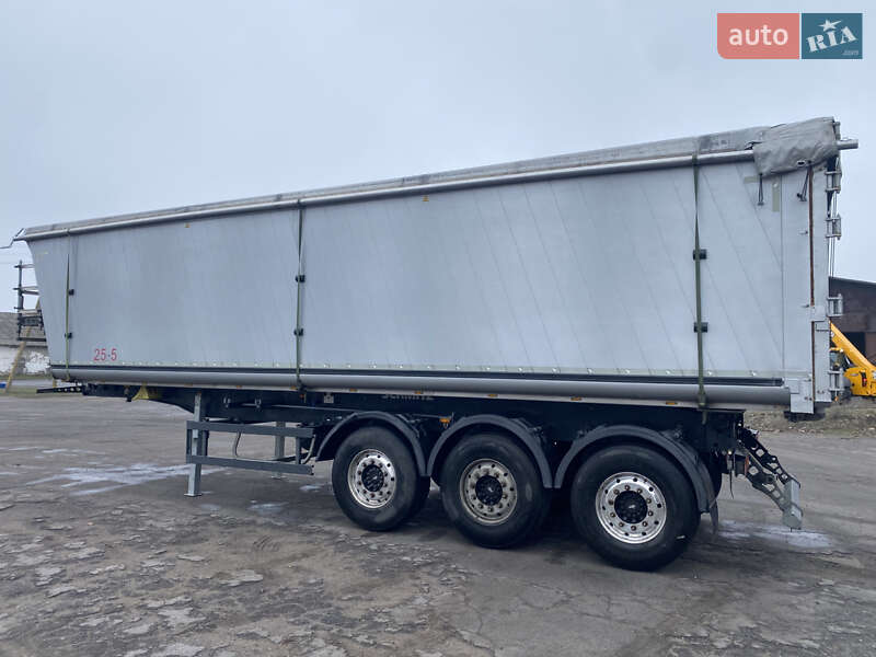 Зерновоз - полуприцеп Schmitz SKI 24 2014 в Кременчуге