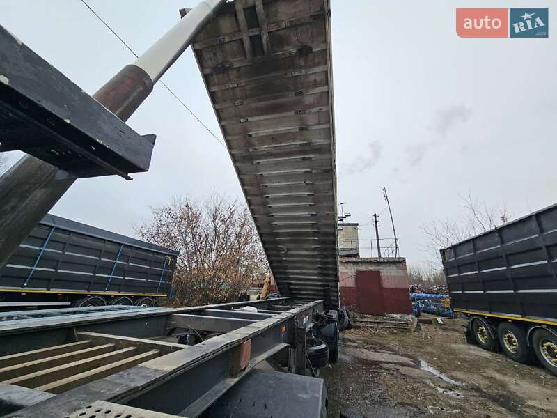 Зерновоз - полуприцеп Schmitz SKI 24 2000 в Белой Церкви