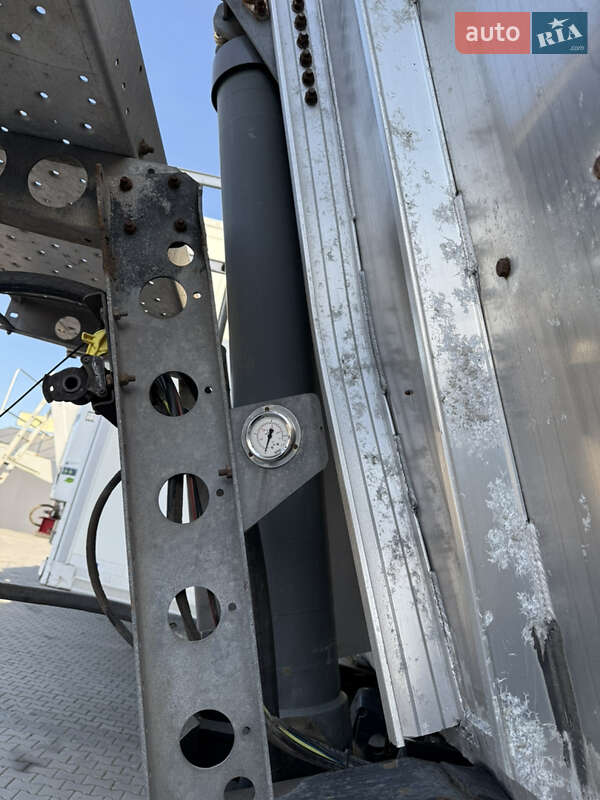 Зерновоз - напівпричіп Schmitz SKI 24 2012 в Чернівцях