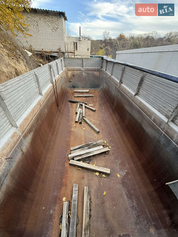 Самоскид напівпричіп Schmitz SKI 24 2011 в Дніпрі