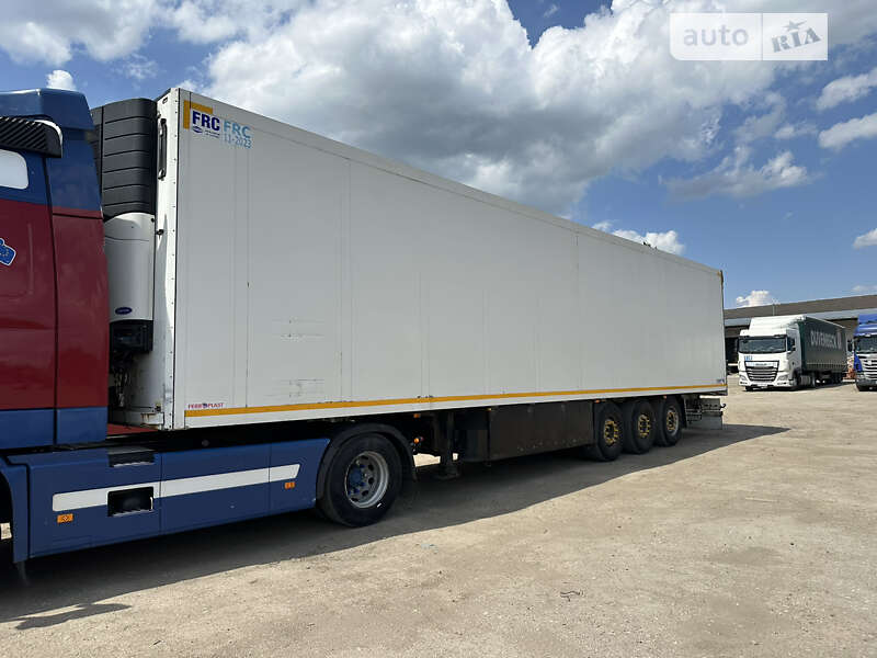 Рефрижератор напівпричіп Schmitz SKO 24 2000 в Львові