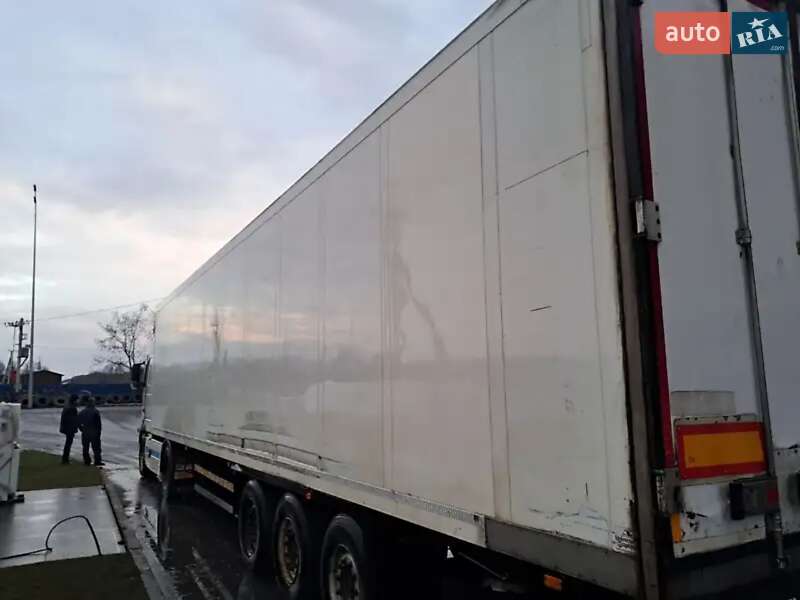 Рефрижератор полуприцеп Schmitz SKO 24 2004 в Николаеве